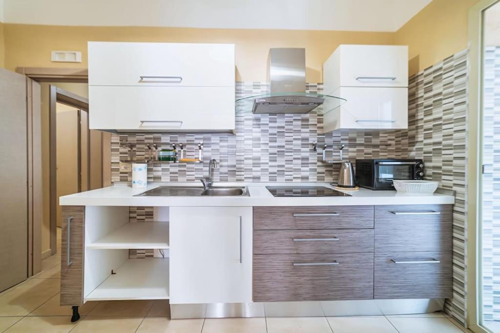 Centro- Benedettini'S Apartament Aeroporto di Catania Fontana Rossa Esterno foto